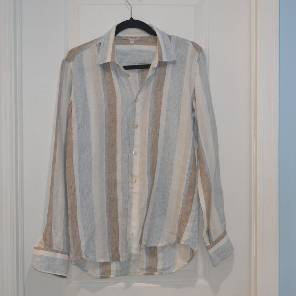 Mastro Moda Long sleeve button down shirt. White  W/color stripes . Size Small.